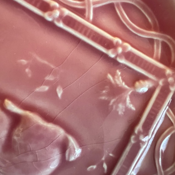 Bordallo Pinheiro Plates
Rare 12 inch plate, 9.5 inch plate, 13 inch platter. - Picture 7 of 8